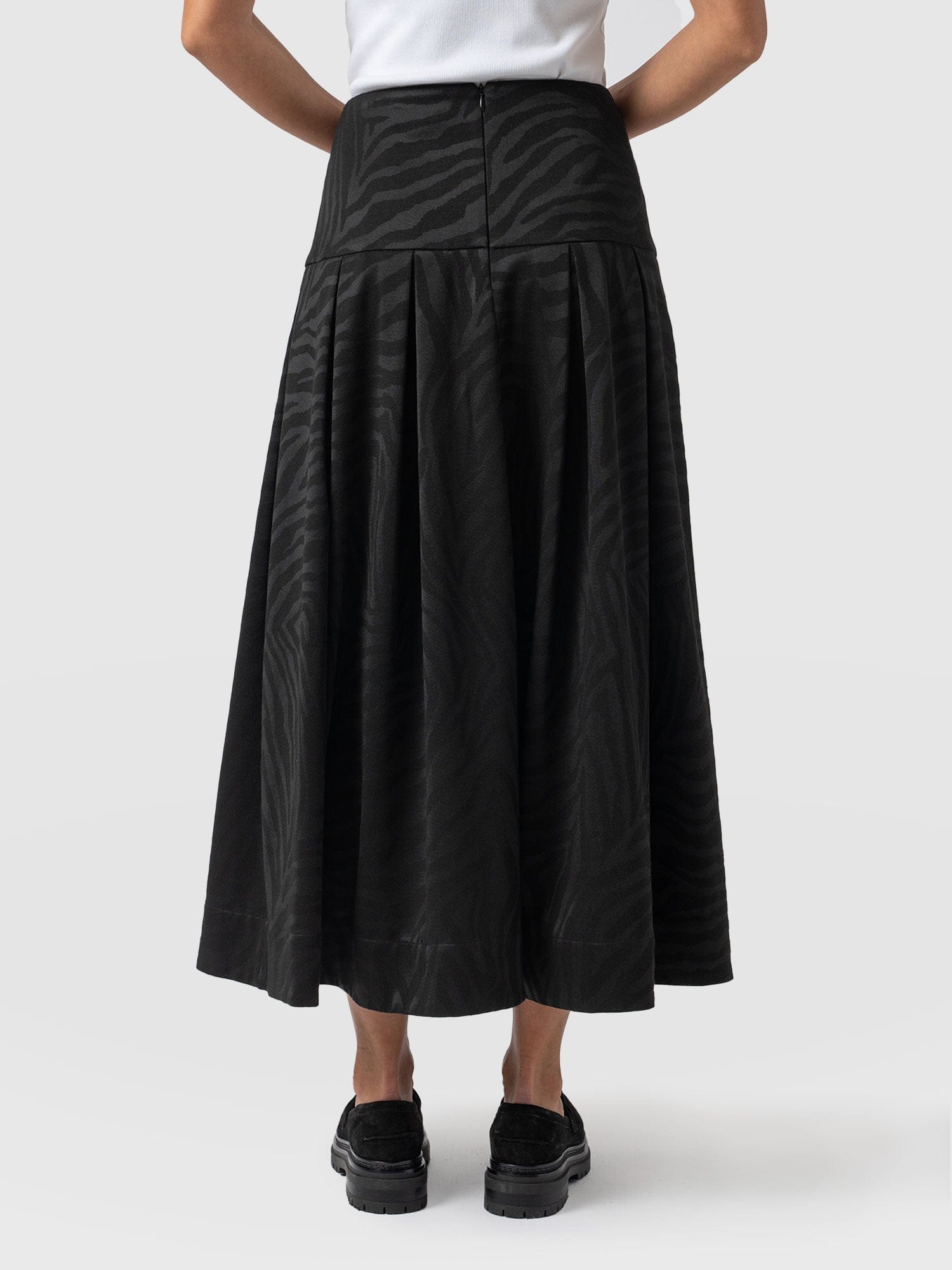 Everly Pleated Skirt Black Zebra - Women's Skirts | Saint + Sofia® EU